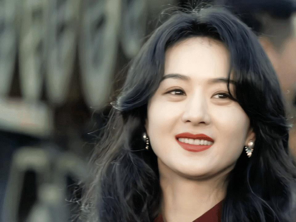 《思思娱乐》名字虽绕口但这张脸却火遍大江南北，剧外他更是娶得了圈内佳人！在《北上