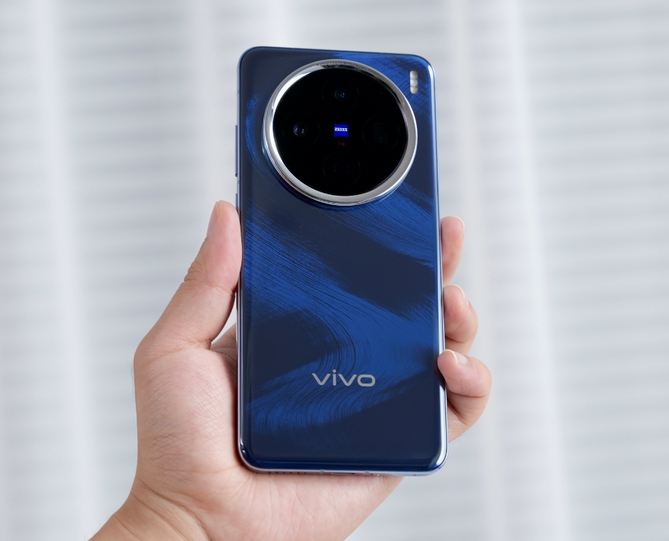 vivo高端机突降1580元，16GB+512GB+100倍