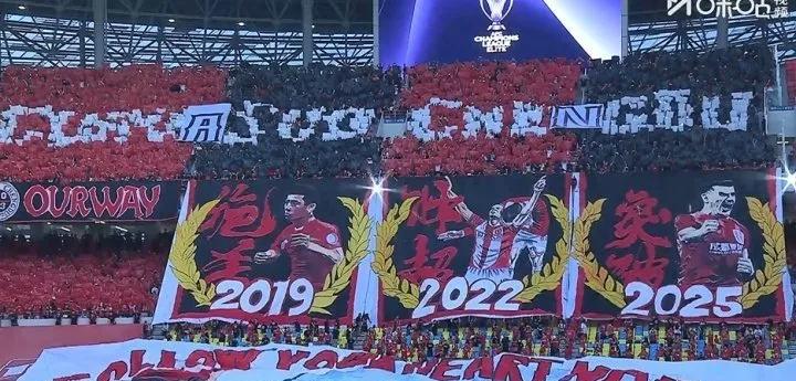 续约，还是不续约？
随着成都蓉城历史性打进了亚冠精英赛正赛，徐正源教练的续约问题