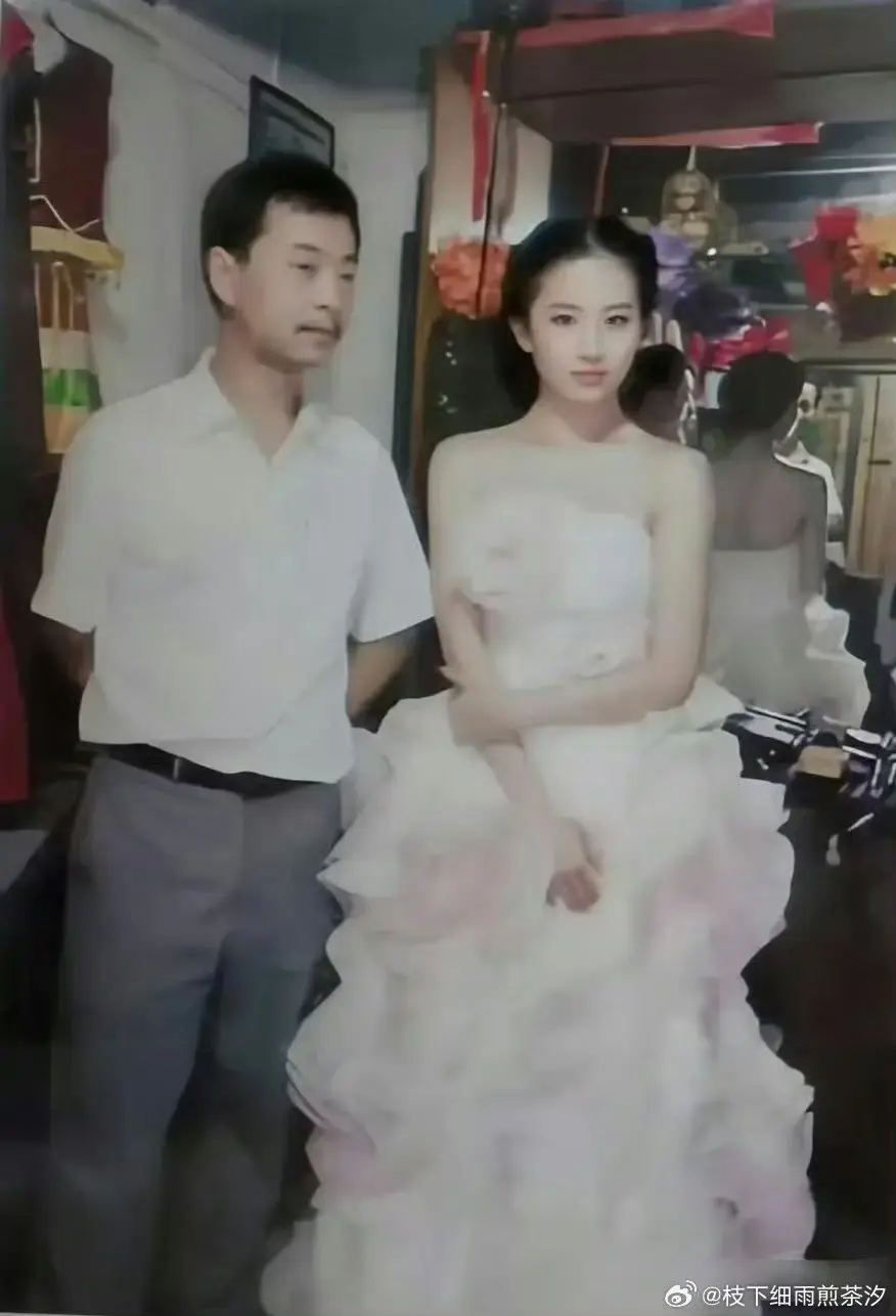 早期刘亦菲：人群中的小仙女