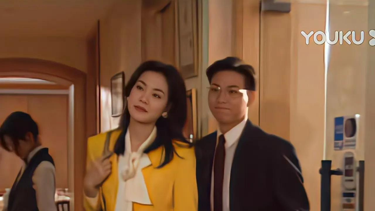 骑上心爱的小电驴，还怎么去表现经济上行期的美呢