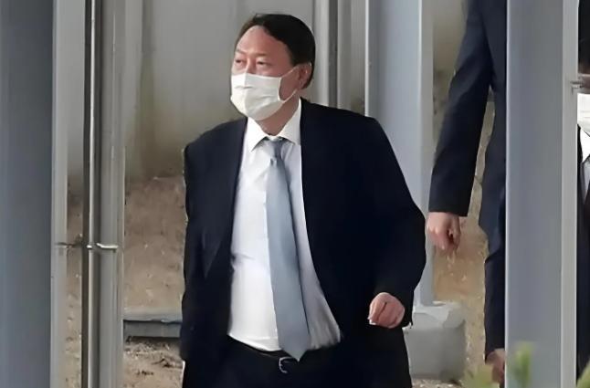 拿5000万人生死做诱饵！要不是韩国共同民主党议员秋美爱拿着证据在国会公开曝光，
