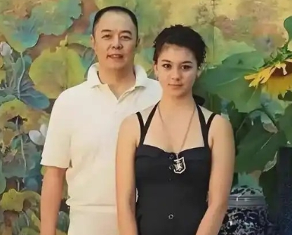 张铁林的混血女儿太美了，这才是真正的格格吧！