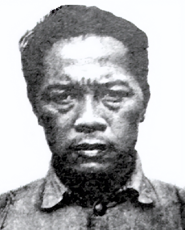 1945年8月一天，桂系一副军长冒充国民党中央派来的“钦差大臣”，大摇大摆走进南