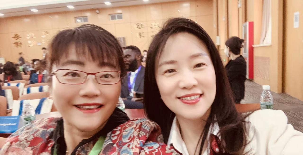 应邀参加外交学院主办的“中非命运共同体研讨会”，来自非洲各国的外交官齐聚一堂，共