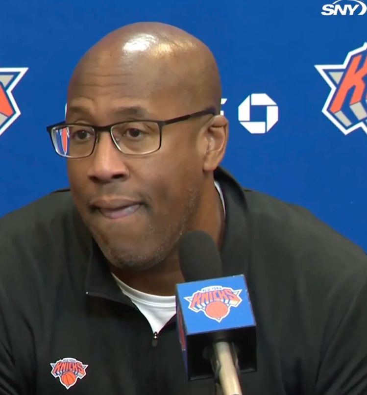 NBA杯小组赛，尼克斯将主场迎战热火。
尼克斯主帅迈克-布朗接受了记者采访，在被