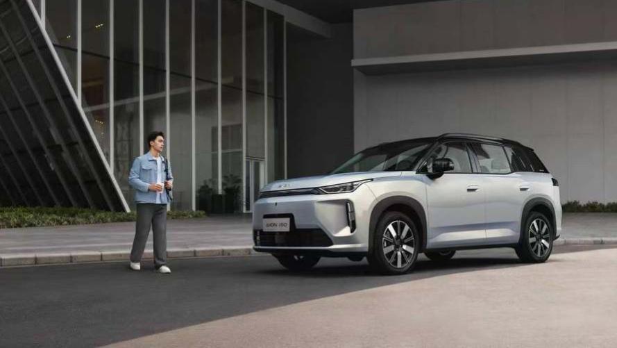 5分钟补能200公里，给焦虑降温，埃安i60双动力上市，10.48万可得