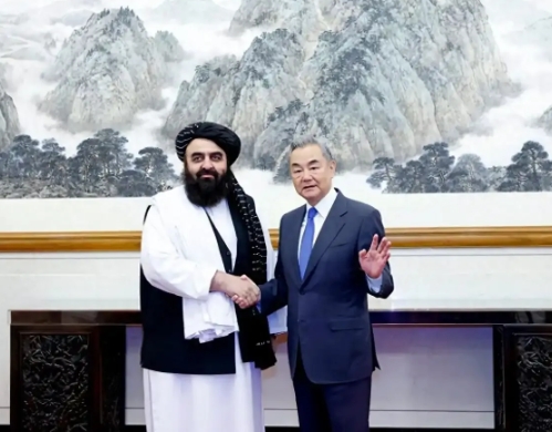 关键时刻，阿富汗突然选边站队！外长当着全球向中方喊出一句话，现场外媒全都懵了……
