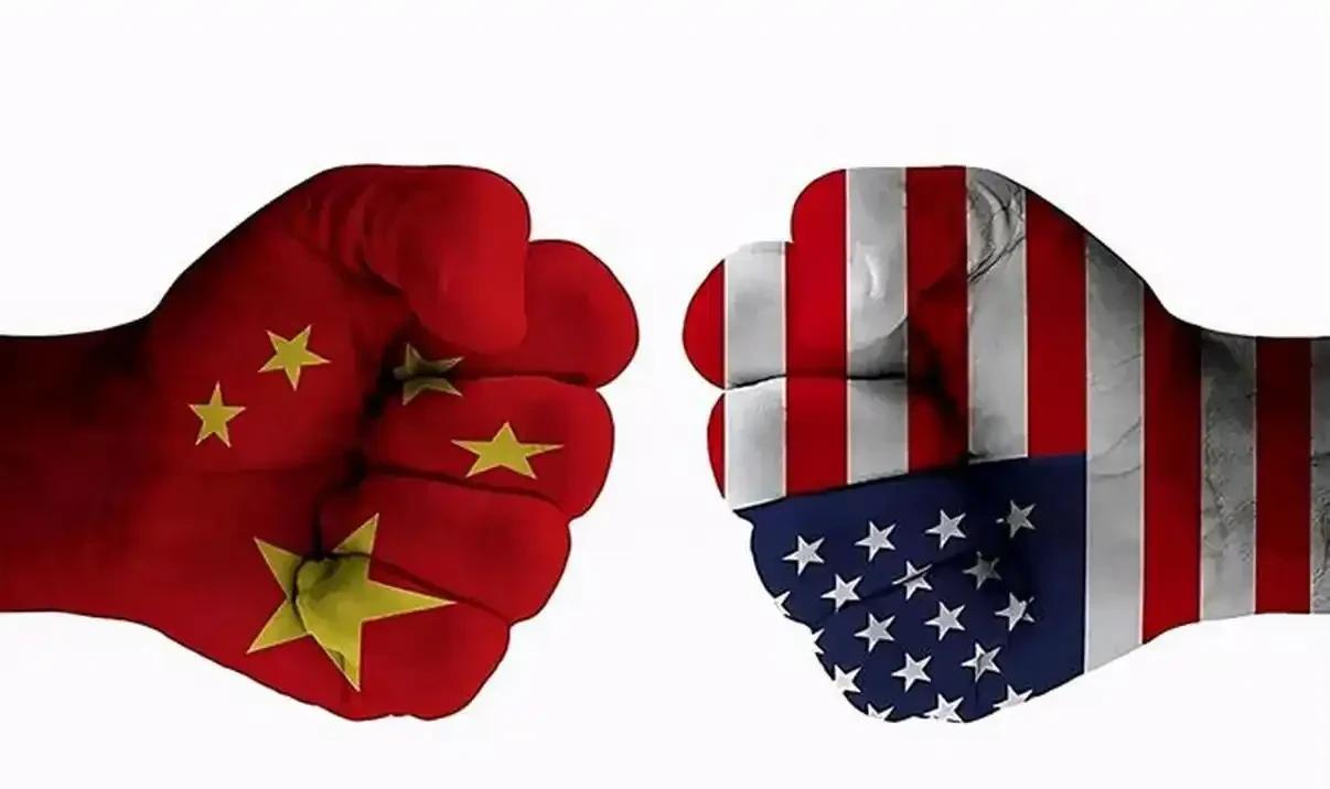 说起美国，过去几十年它可是呼风唤雨的老大，盟友跟班似的排队喊口号。可现在呢？它有
