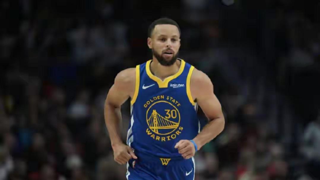 131: 118！勇士屠灰熊稳第3，库里躺赢，4人20+得分功不可没