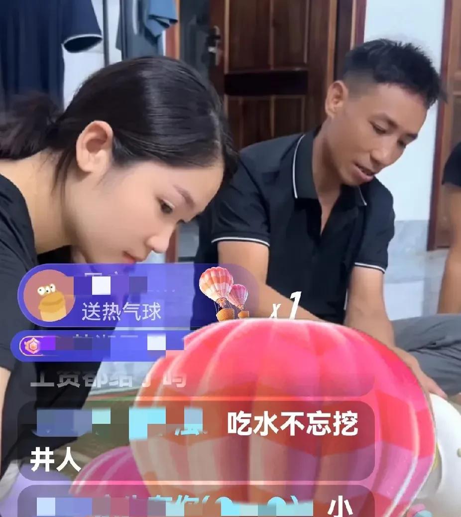 小松帮越南小叔把房子封顶后，得意得不行，说当地人都以为封顶就是完工了，他们万万想