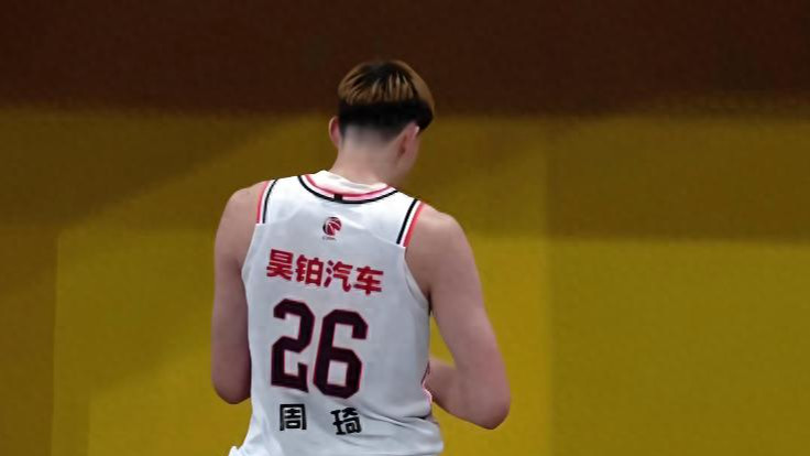 赵睿周琦面对采访，一句话让广东球迷欣慰，不愧篮球精英