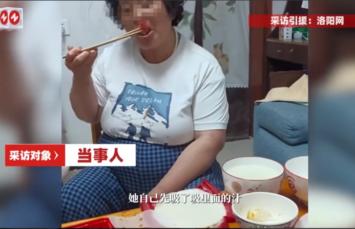 “这情商太高了！”近日，河北石家庄，一婆婆带孙子的时候，竟然把自己舔过和拒绝过的