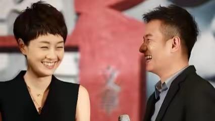 离婚六年，马伊琍春风得意，“背叛”她的文章却脸黑发福强颜欢笑