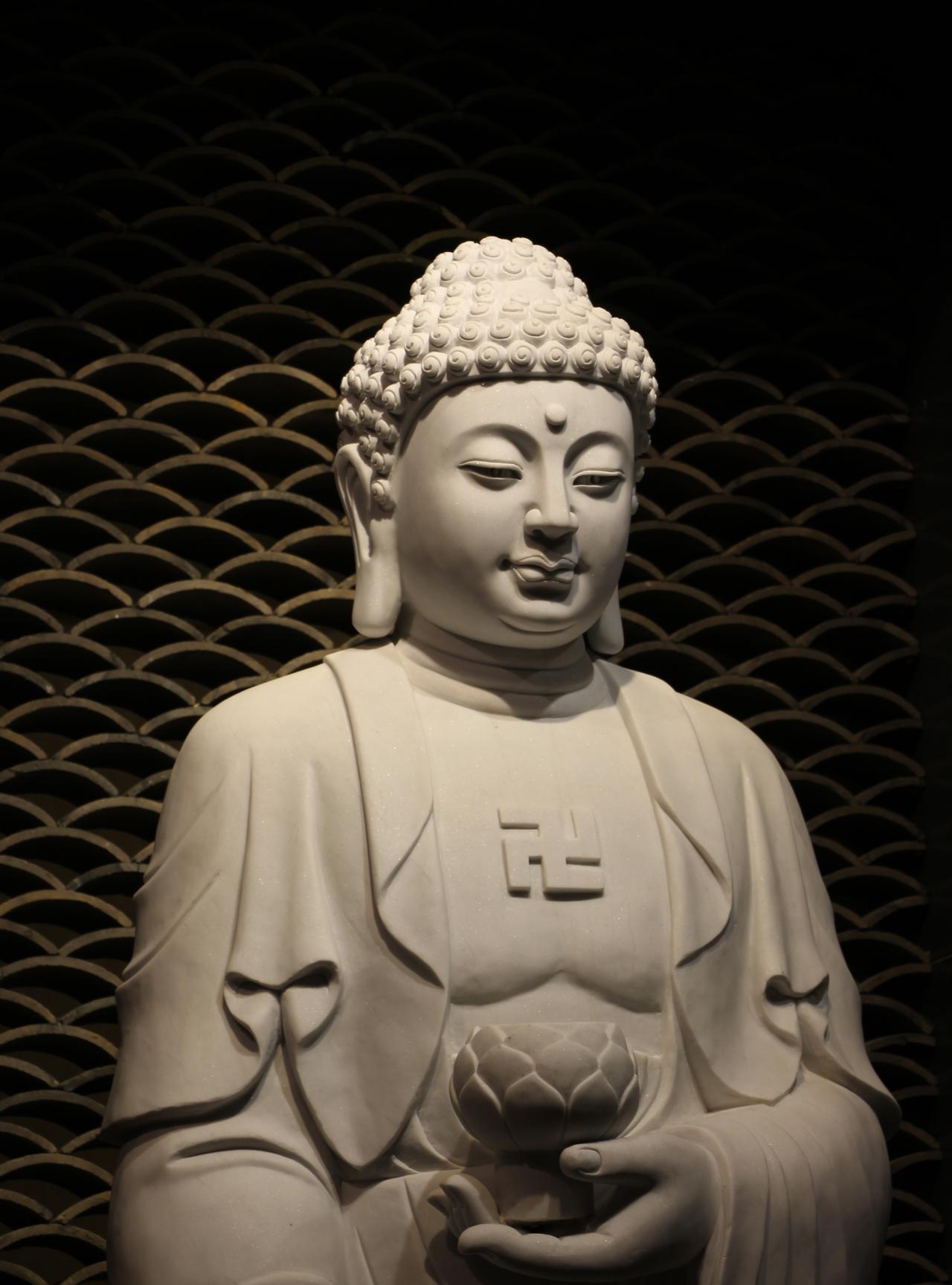 生活里那些看似惩罚的考验，实则是淬炼心性的良机。智慧的活法是转变心念，从抗拒转变