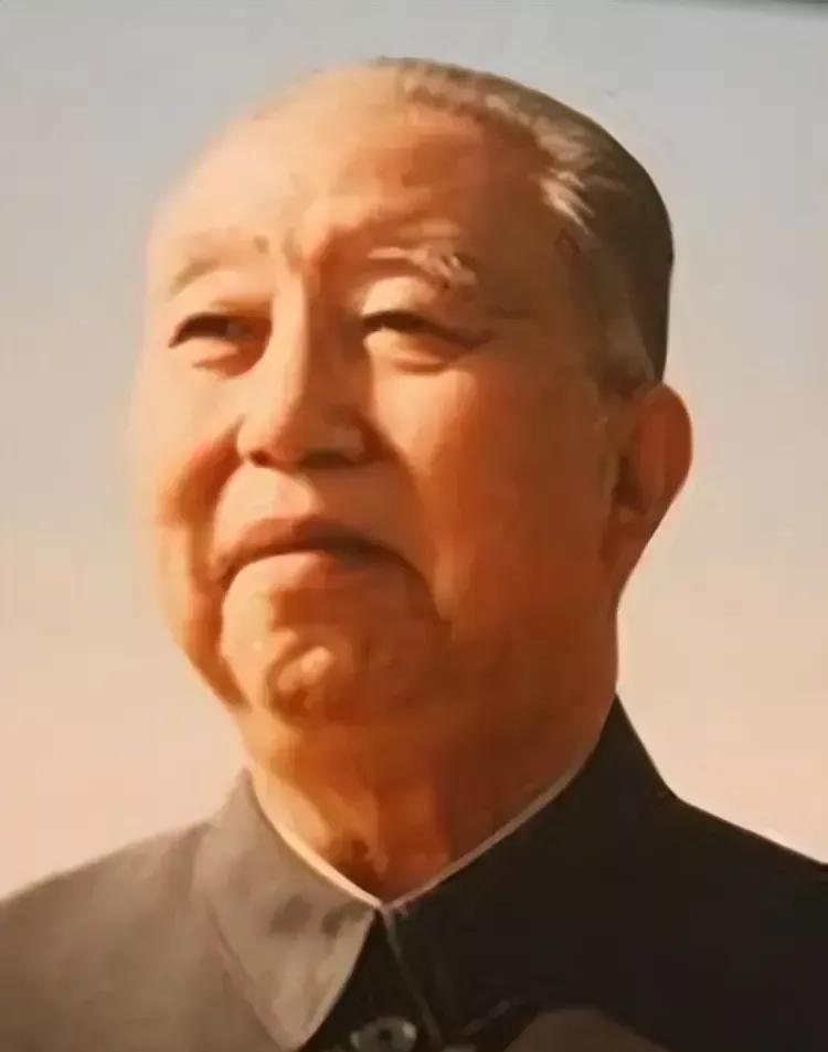 华国锋，汪东兴、吴德、陈锡联、纪登奎、陈永贵是我党优秀的领导人，忠诚的共产主义战