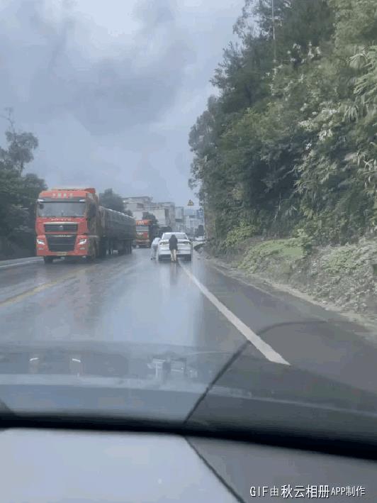 油车没油还能叫朋友送，这电车，朋友也没那么大电瓶呀