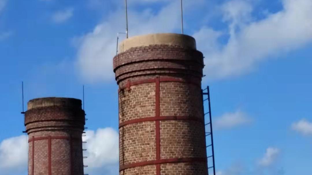 60米砖结构烟囱防腐项目竣工 筑牢防腐防线