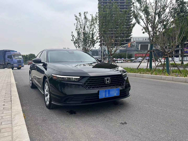 家庭用车不后悔选雅阁
先说问题，雅阁的隔音是个问题，用料上有点过于省了，升级全车