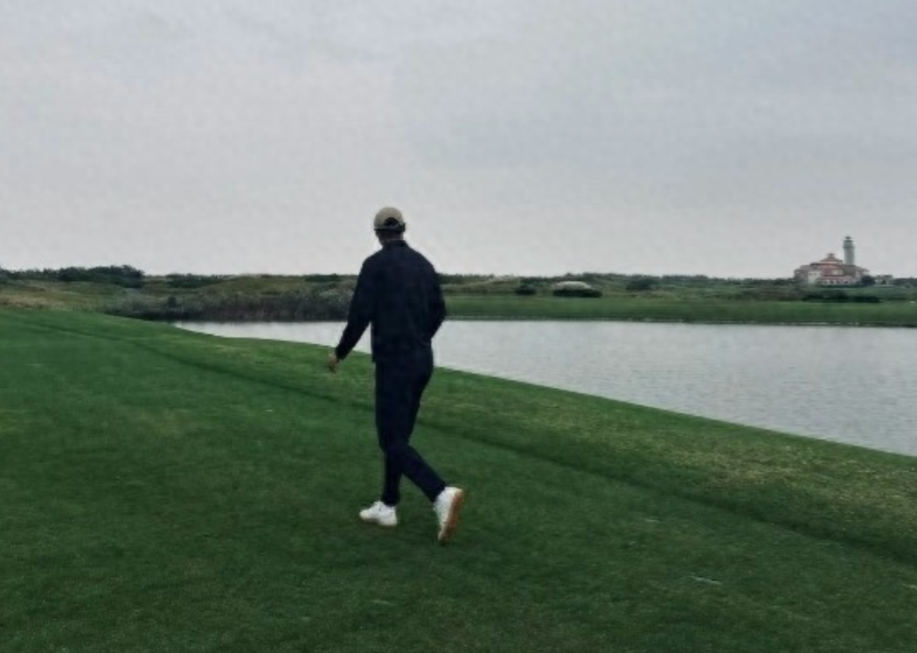 李昂更新社媒，与大连球迷进行了互动。
本赛季中超结束后，李昂在社媒发文向海港告别