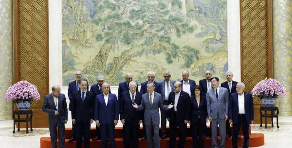 关税战是国力衰败的表现
米国无可奈何，自己能控制的就只有关税了
外交上，没有了强