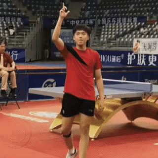 不过2,3年的时间
看看那时少年感十足的大头
现在眼见的成熟沧桑了不少
是国乒的