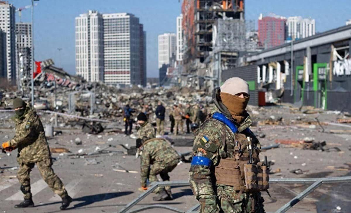 一旦俄乌冲突停止，美国抽身全力对付中国，如中美在南海开战美日韩大战中国，俄罗斯站