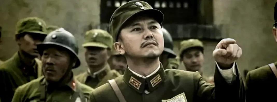 1947年11月，一封劝降信被撕得粉碎，当解放军信使被押到垛口时，国军中将武庭麟