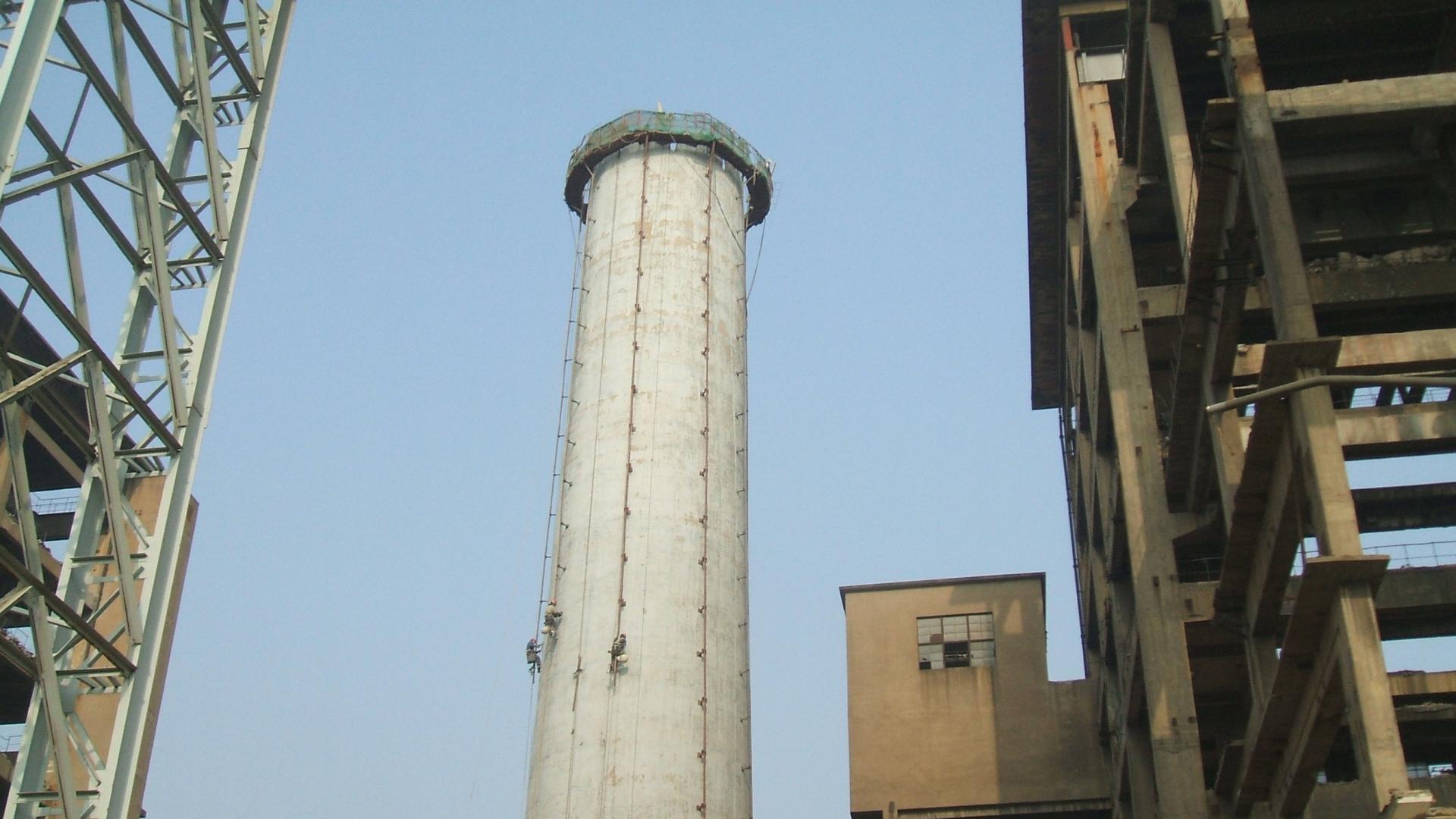 烟囱拆除工程圆满竣工 赋能场地焕新