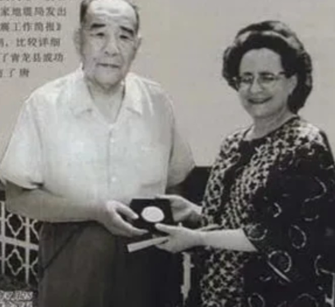 1976年唐山大地震前，地震专家预测，河北在7月22日至8月5日可能会发生地震，