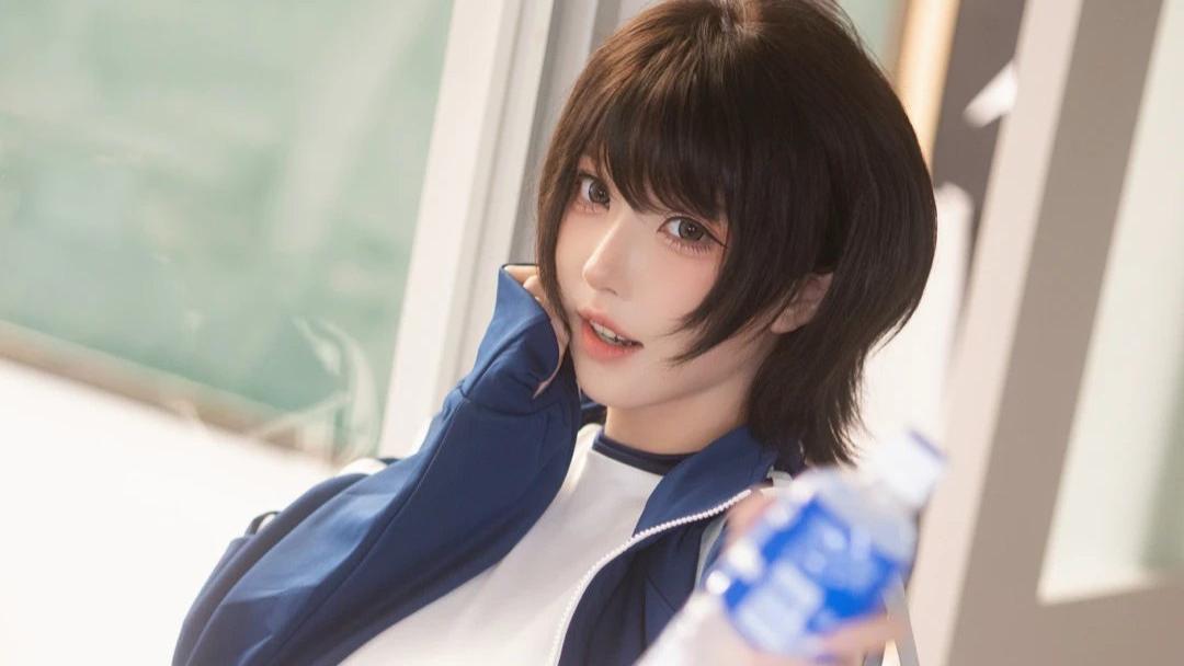 看得见的曲线，藏不住的低调