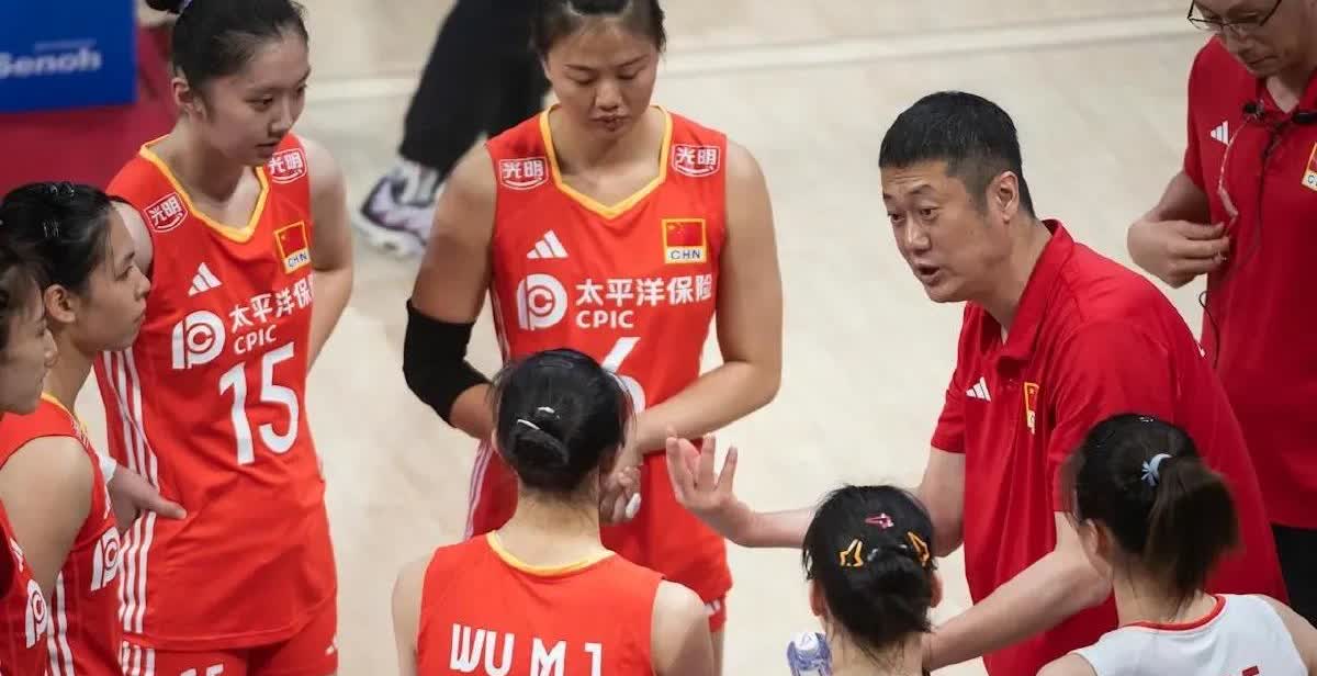赵勇很实在，和波兰女排的友谊赛，中国女排全主力阵容首发，第一局27-25拿下，我