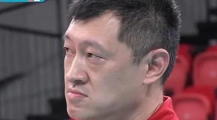 北京女排
联赛、全锦赛成绩不佳，
匡琦初来乍到，
刘晓彤也算大气，
这次外援内援