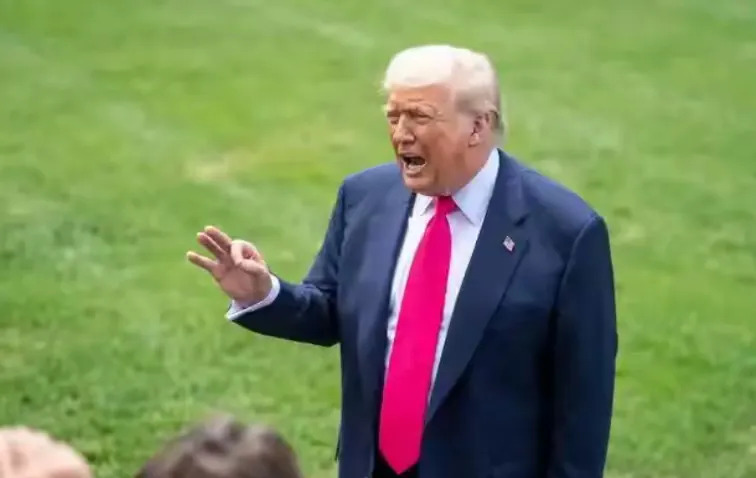 特朗普急眼了 共和党要完？











特朗普这次是真的怒了！他像个被