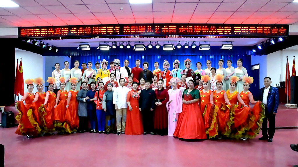 情暖元旦，艺润夕阳—洛阳淑儿艺术团走进康怡养老院开展慰问演出