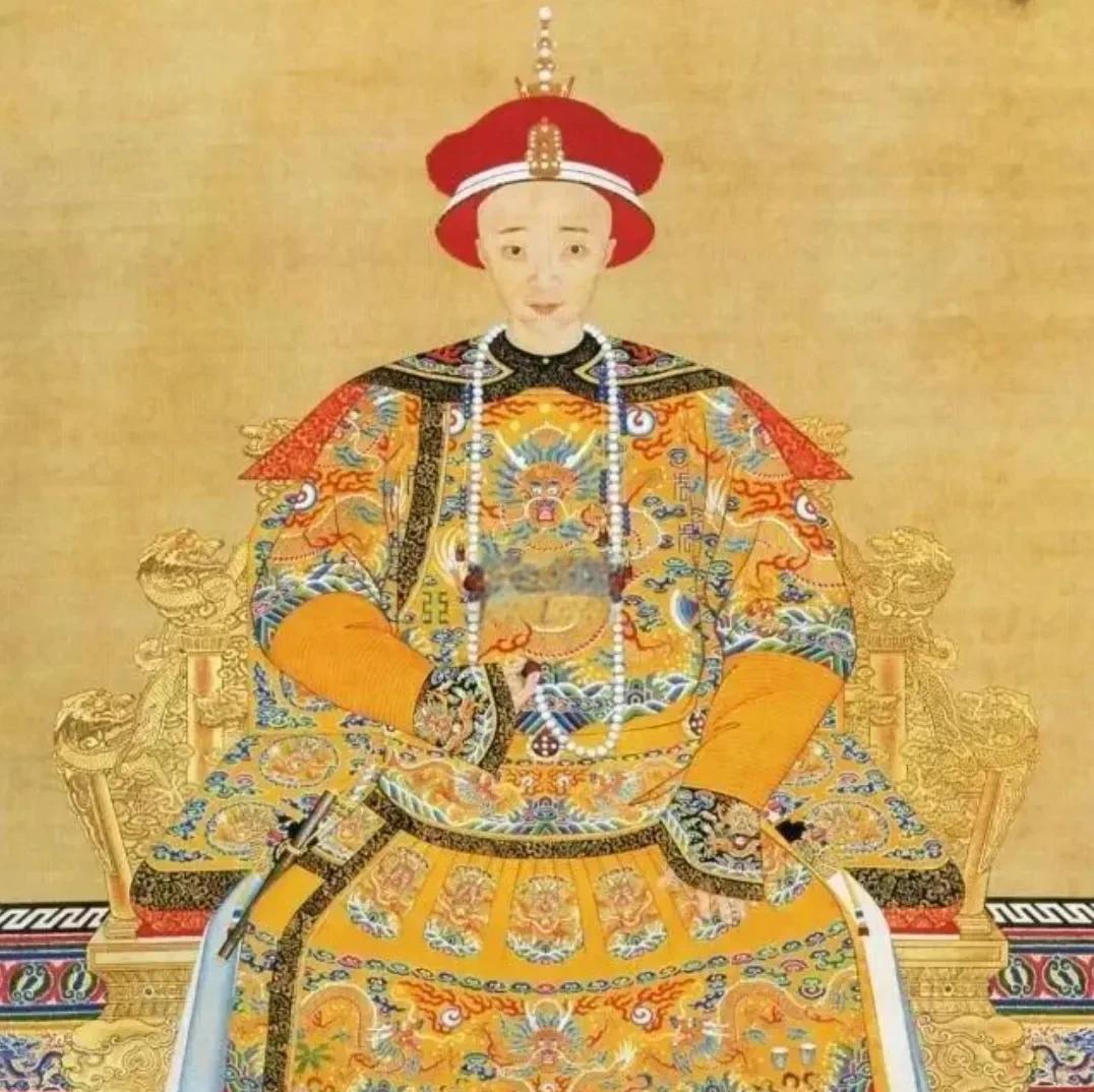 嘉庆、道光、咸丰这三代皇帝，能力最强的应该是咸丰。
实际上，咸丰继位后面对道光留