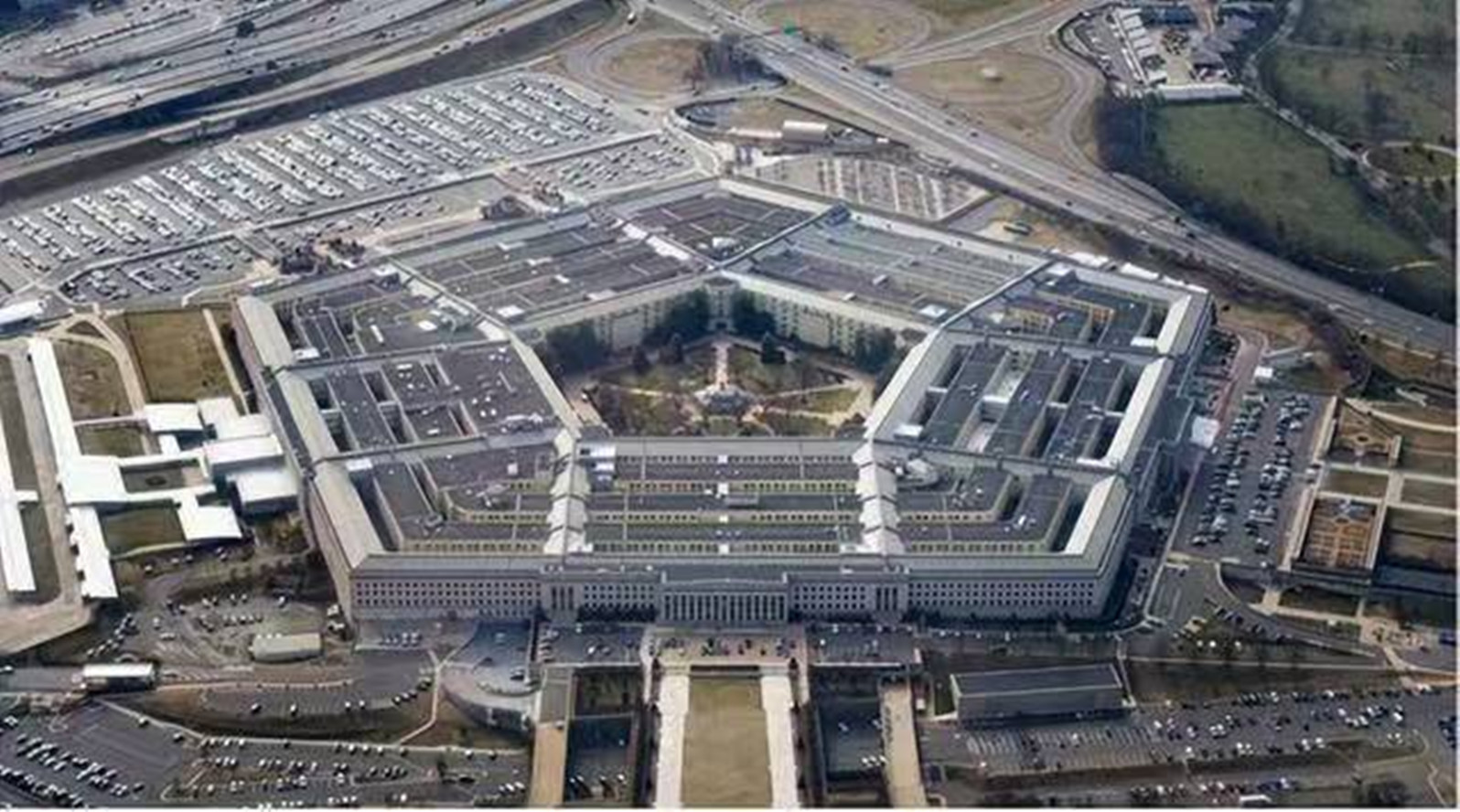 美国援助以色列百亿军火，“一半不知去向” 
 
近日，美国战争部监察长公布报告指