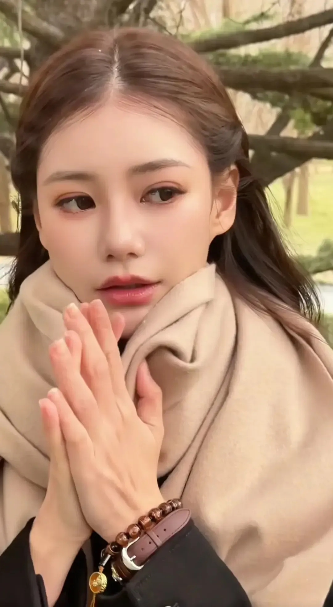 马筱梅太勇了，
为了孩子，
怒怼网友。

有网友给马筱梅留言，
让她不要曝光孩子