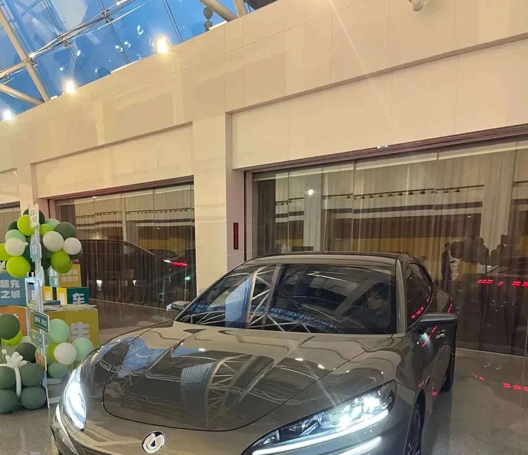 至今没换电车的都是什么人啊？

1.保守派：一看新能源车就皱眉头，觉得这车肯