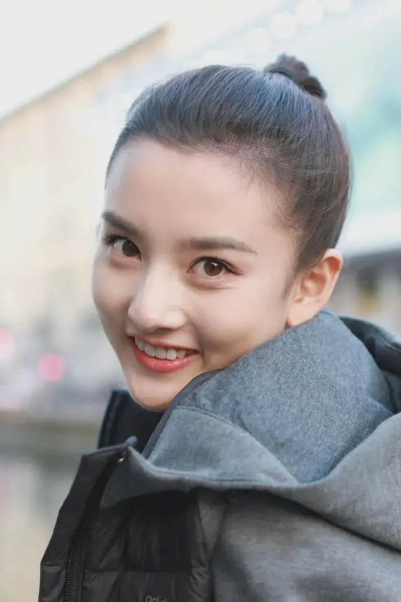 宋祖儿好清纯可爱，你们喜欢这种类型女孩吗？