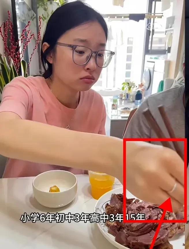 人民日报下架288分高考女生视频！
一觉醒来，万事皆尘埃落定！她接二连三刷的对镜