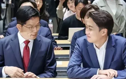 韩国国民力量党总统后选人金文株和改革新党李俊熙组合失败都是金文珠固执己见惹的祸，