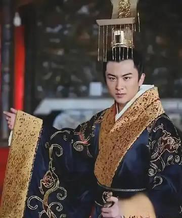 西汉最被低估的皇帝：本能阻止王莽篡位，却被人骂成昏君
 
公元 8 年 12 月