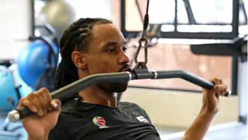 广东大外援刻苦训练，他要赢得的杜锋信任！