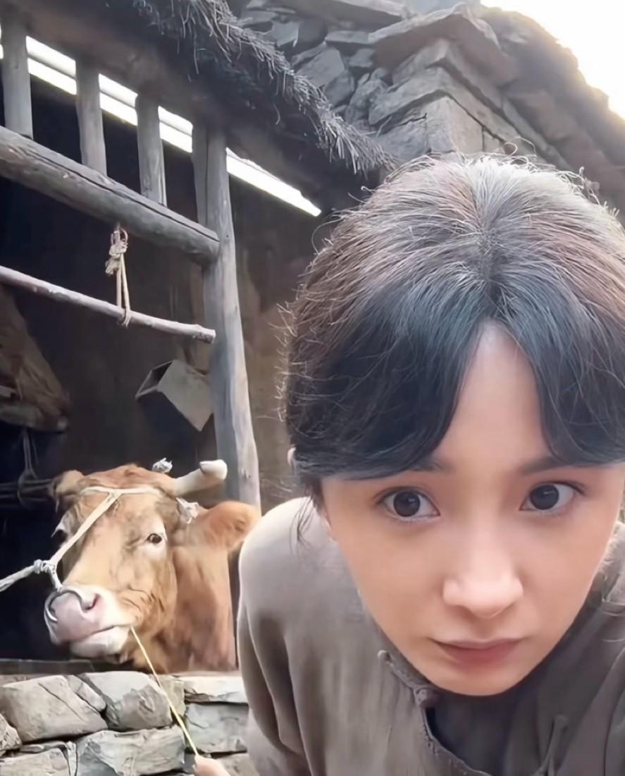 为啥看这部剧俺一直在哭，
苏苏也好可爱，哭的时候就像个小朋友。
你们喜欢生万物那