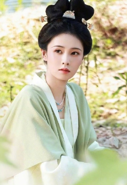 莫离是不是白鹿最不行的造型，以前的造型运多好，未播出圈的也很多。