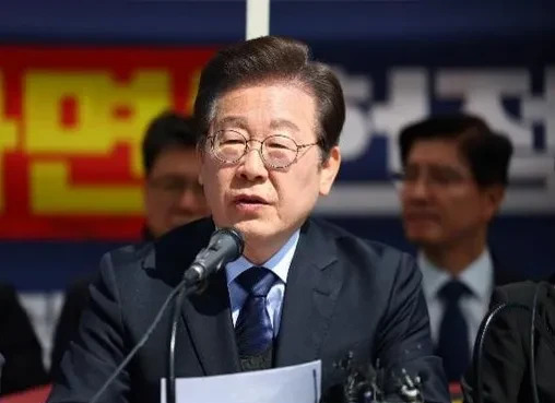 韩国总统府或将迁址











我的天哪！韩国总统府又要搬家了？之前尹