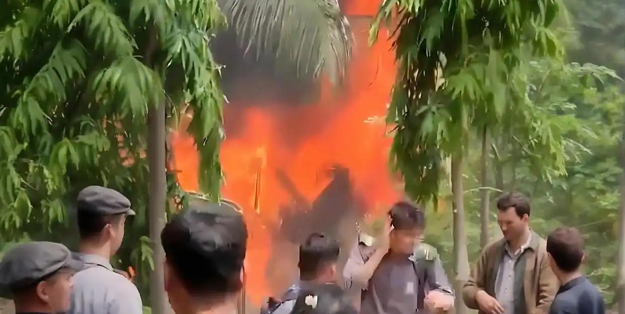 又开始造谣了？外媒发文称，中国制造的歼-7造成了孟加拉国几十年来最严重的空难事故