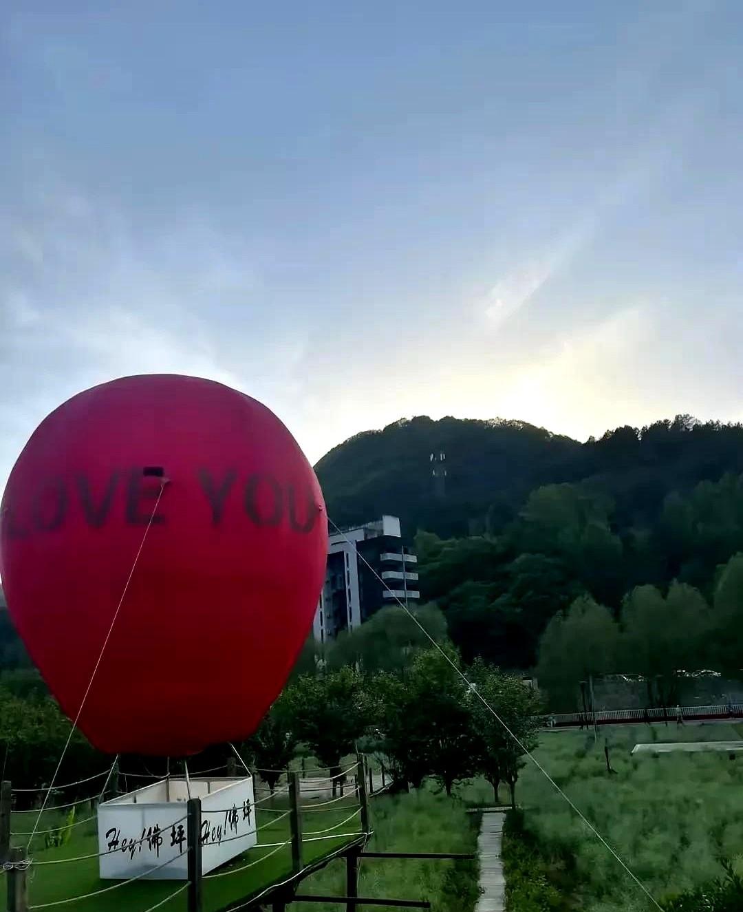 我婆婆是个情商极高的人。



她勤劳持家，承担着所有家务，从一日三餐到孩子的衣
