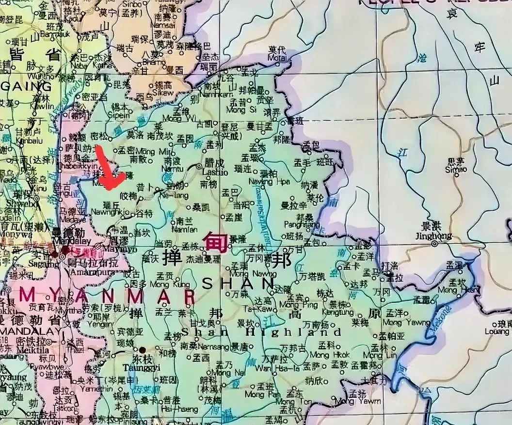 缅军鸣枪阻中国红十字车队











缅甸军方竟然朝中国红十字会的救灾